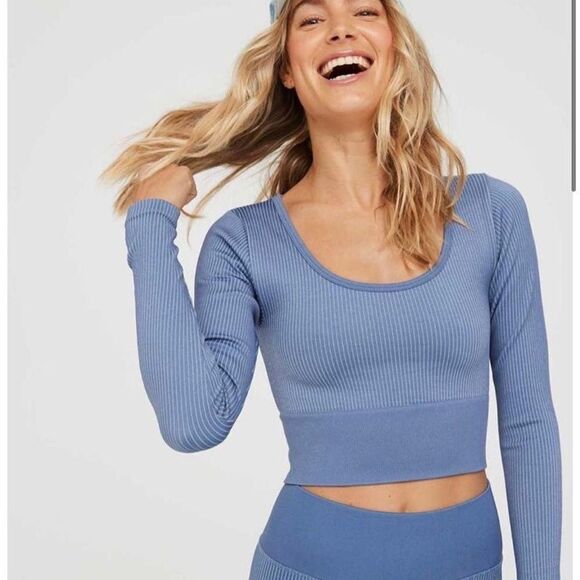 aerie Tops - Aerie Long Sleeve Seamless Blue Crop Athletic Top Scoop Neck Large